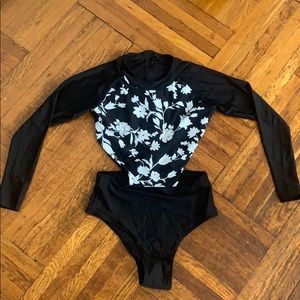 Long sleeve bathing suit